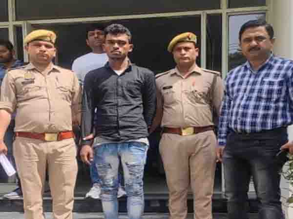 Crime Branch nabbed 50 thousand reward running away since 2019, was doing the job of train cleaning staff in Gujarat