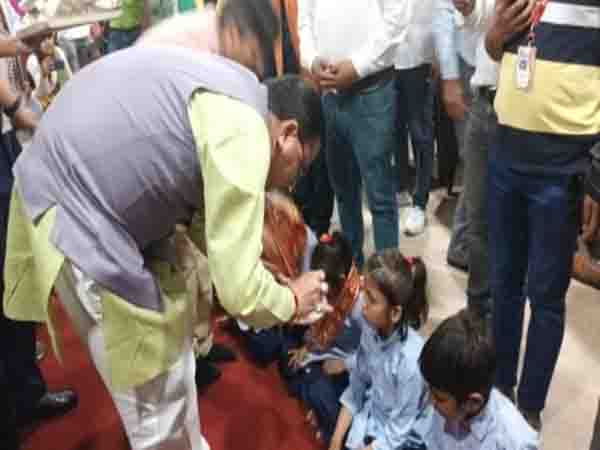 CM Dhami performed Kanya Pujan in Ramnagar, these special children together encouraged him