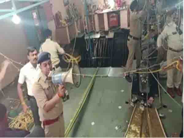 14 killed in Indore temple accident