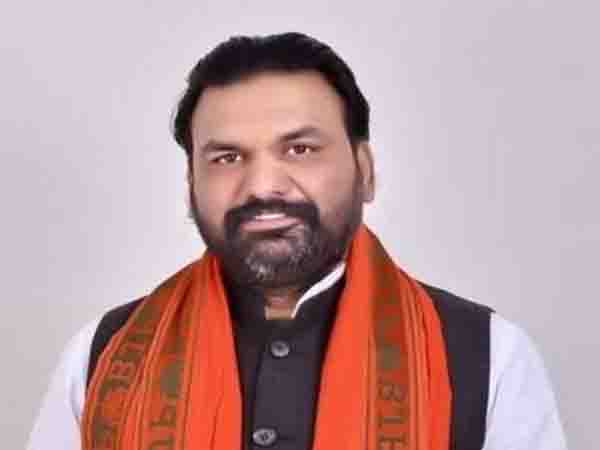 It is a big challenge to form a single BJP government in front of the state BJP’s ‘Emperor’!