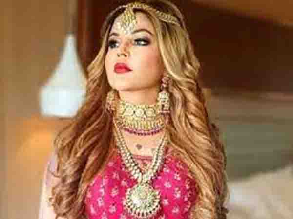 Bombay High Court reprimands Rakhi Sawant, asks her to remove obscene video