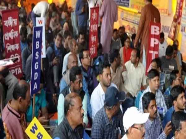 DA crisis: Employees call off fast, continuing with other forms of protests