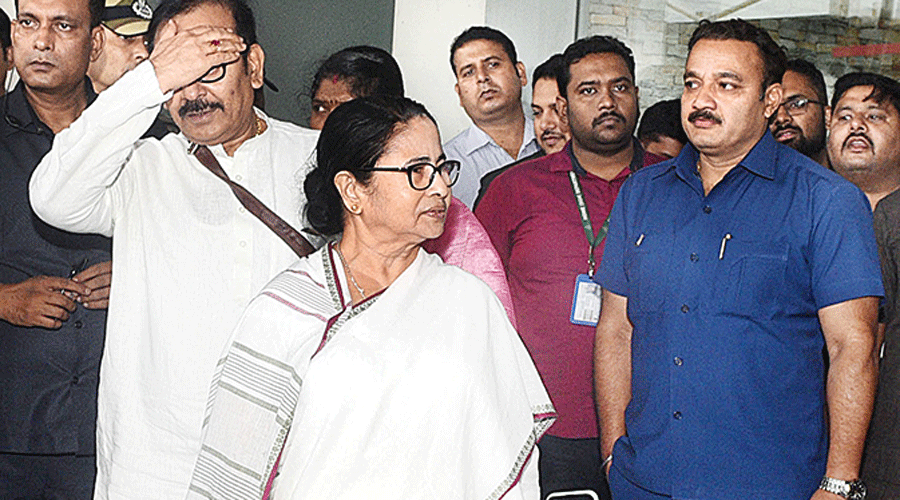 Mamata Banerjee will protest against the Center