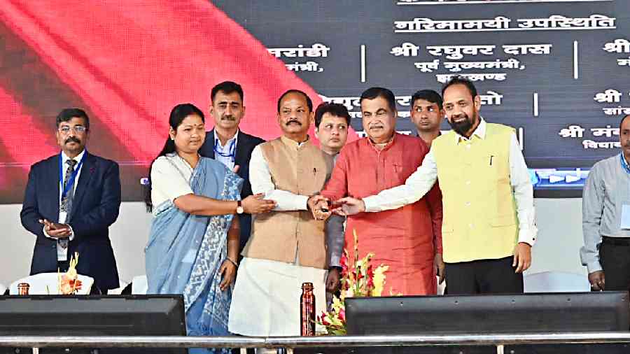 Rs 2 lakh crore roads for Jharkhand