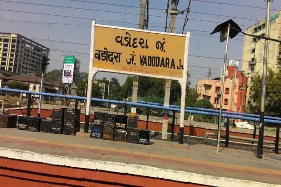 Vadodara: Officials with a convoy of 100 policemen searched the Central Jail for 10 hours