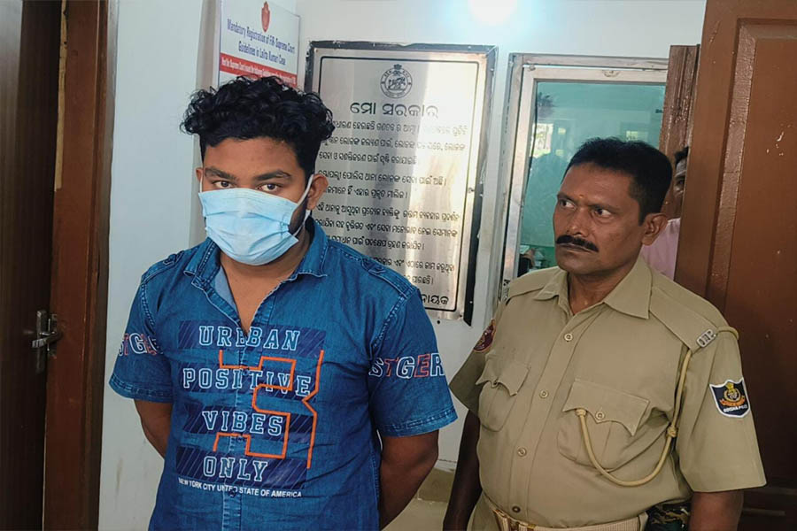 gold chain snatcher arrested