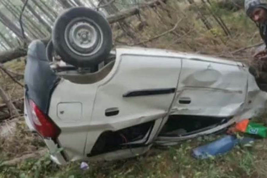 Accident: Car fell into a ditch in Rampur’s Ropdu Nala, one youth died on the spot, another injured