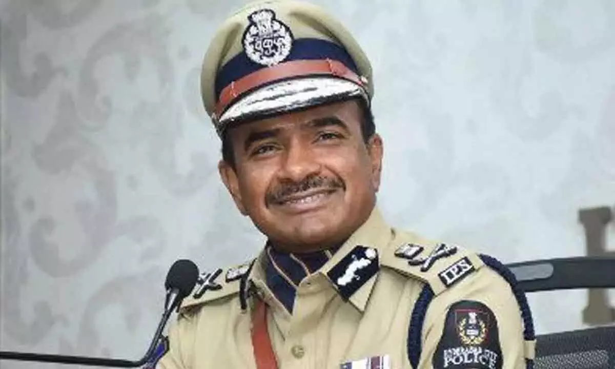 City commissioner Anand presides over review meeting on festivals