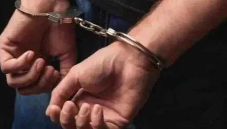 Eight AAP Workers Held For Putting Up Anti-Modi Posters In Gujarat