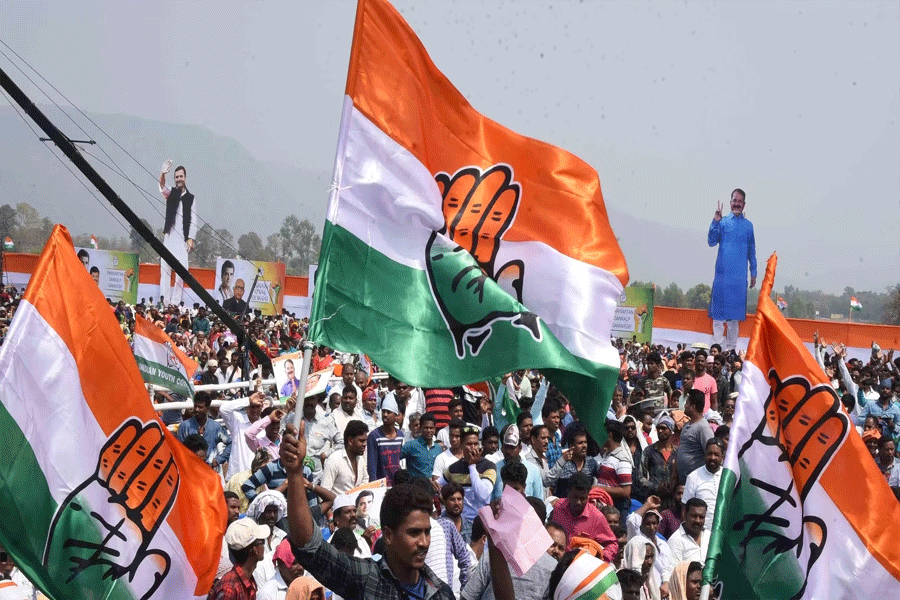 Congress to announce first list with 100 names today