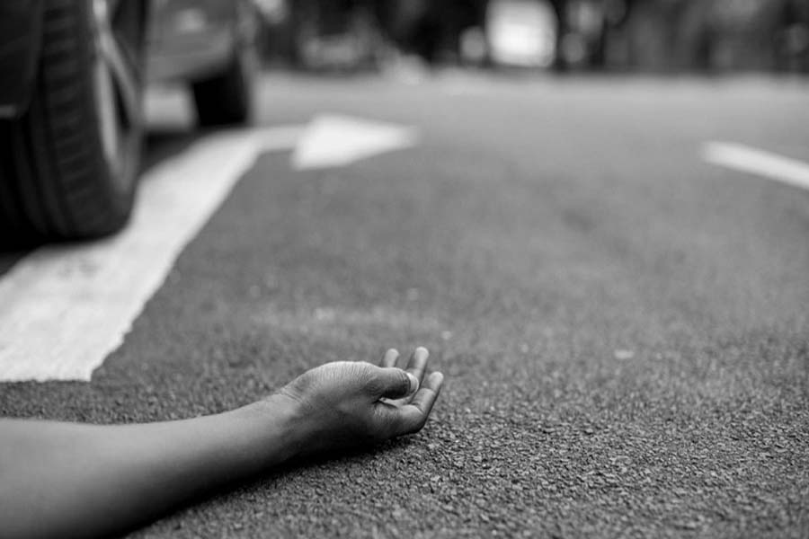 Four killed, 28 injured as bus overturns in Pulwama