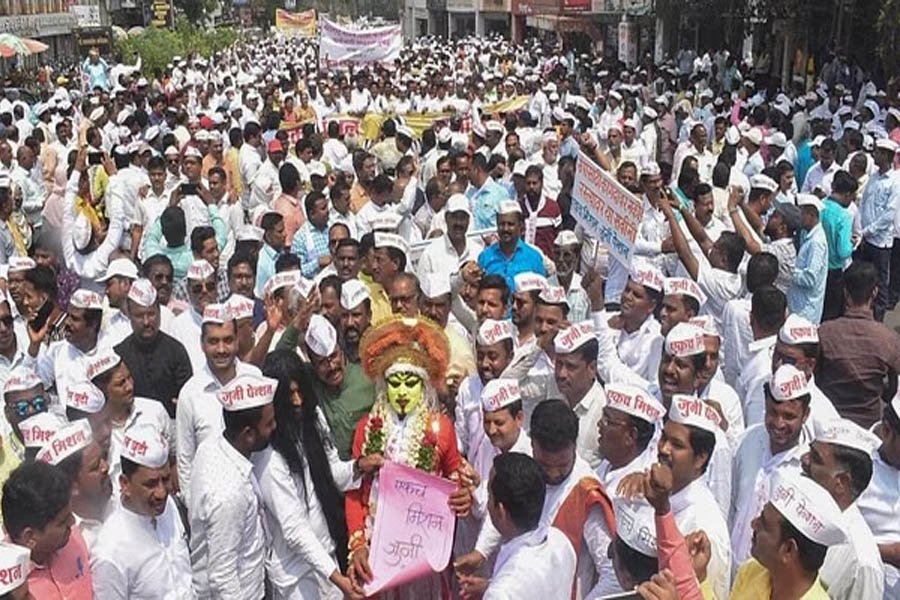 Withdraw the strike, Maharashtra govt employees will get monetary benefits equivalent to OPS