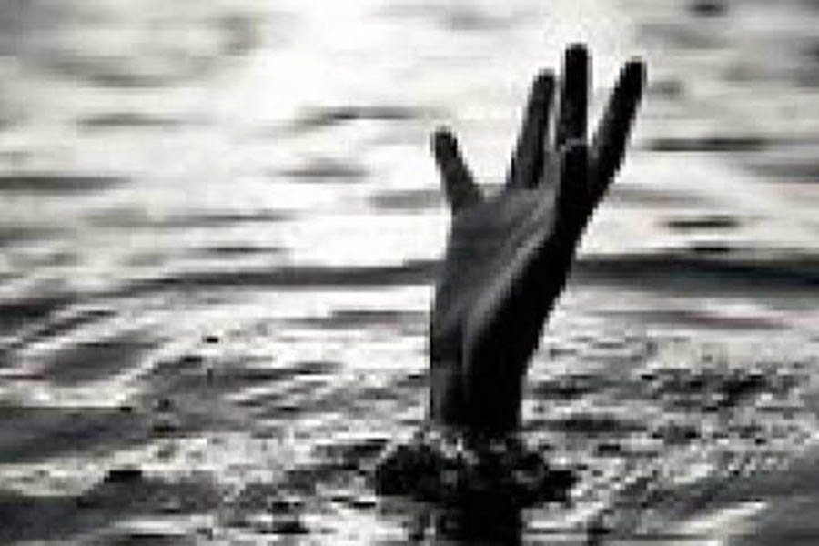 Two real brothers drowned in Sharda river while taking selfie, search continues