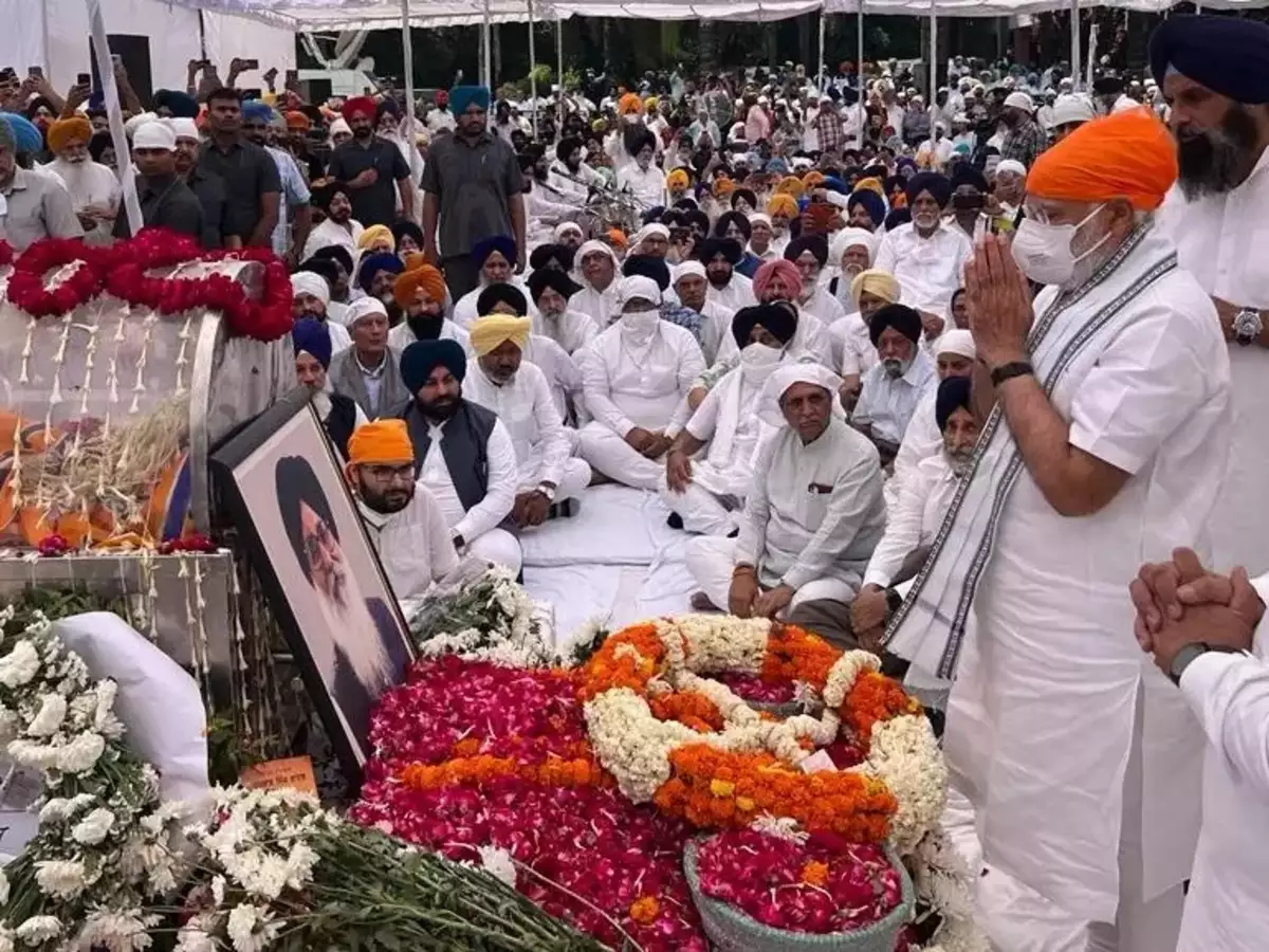 PM Modi Pays Floral Tributes To Former Punjab CM Parkash Singh Badal