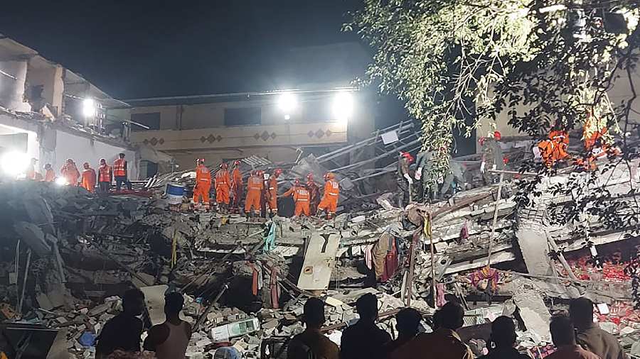 3 killed in Bhiwandi godown collapse, 10 feared trapped