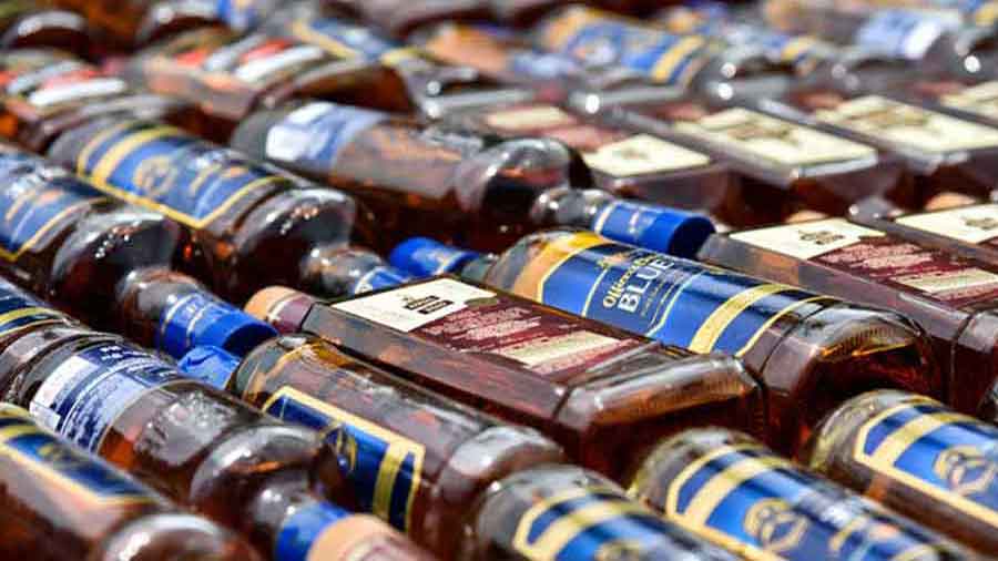Police arrested 20 people, seized spurious liquor