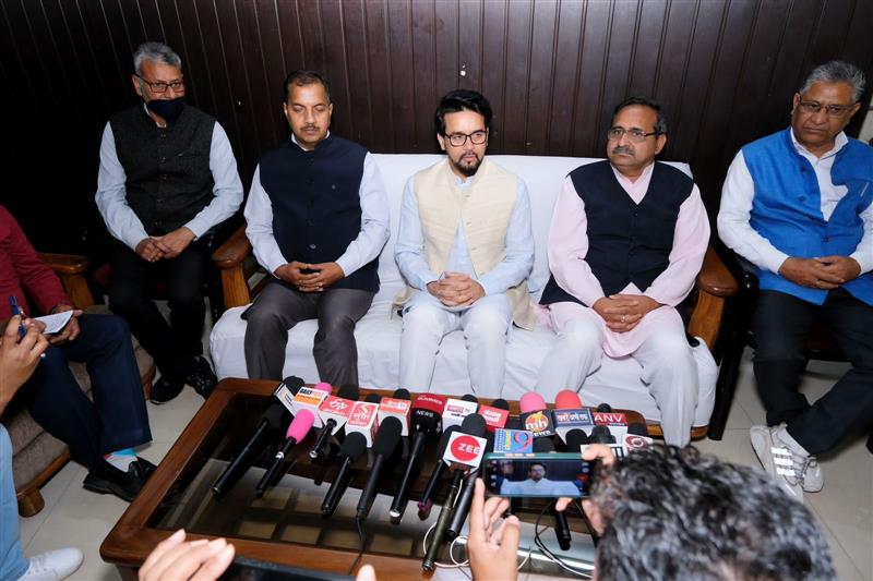 PM gave big projects to Bilaspur: Anurag