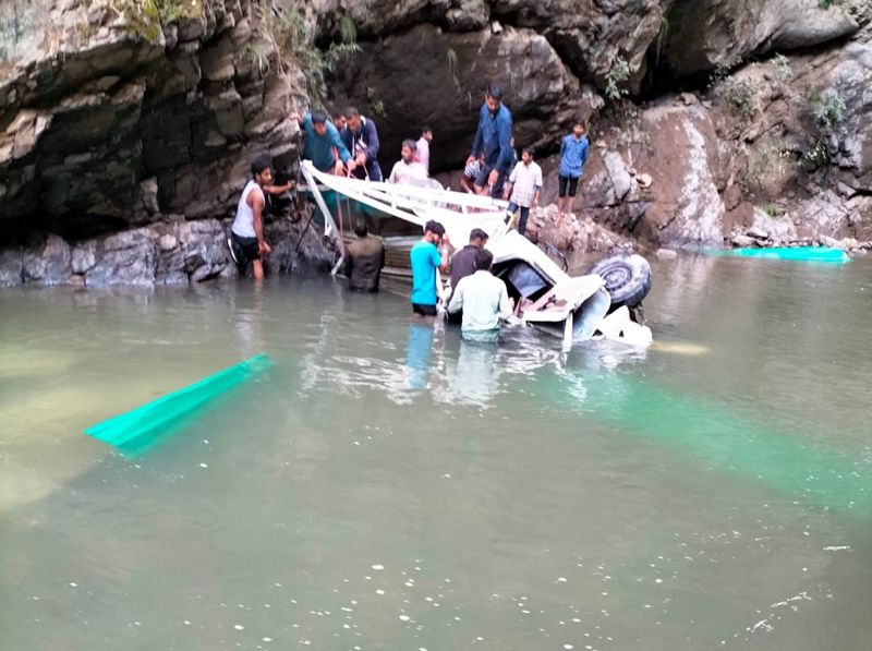 Two killed after vehicle fell into drain in Sirmaur district