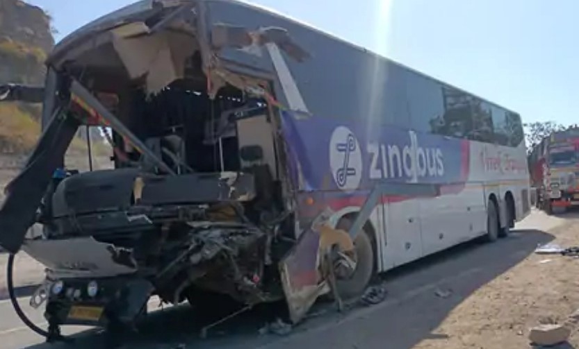 Bus collides with truck, 45 passengers narrowly escape