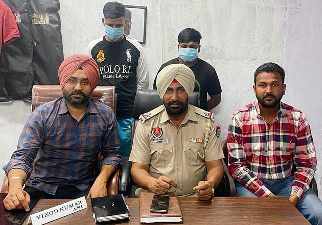Two gangsters arrested with country made pistol in Amritsar
