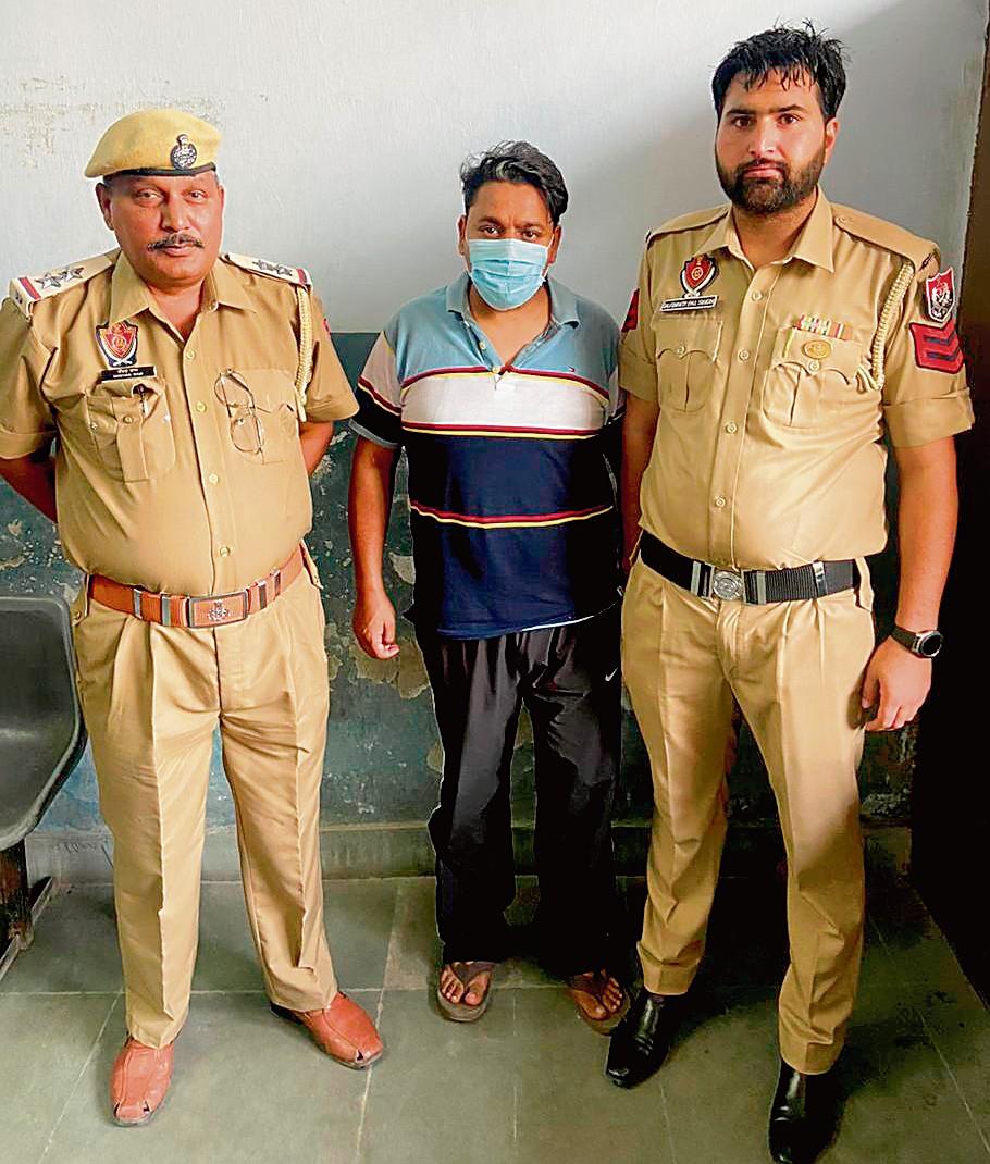 smuggler caught with heroin