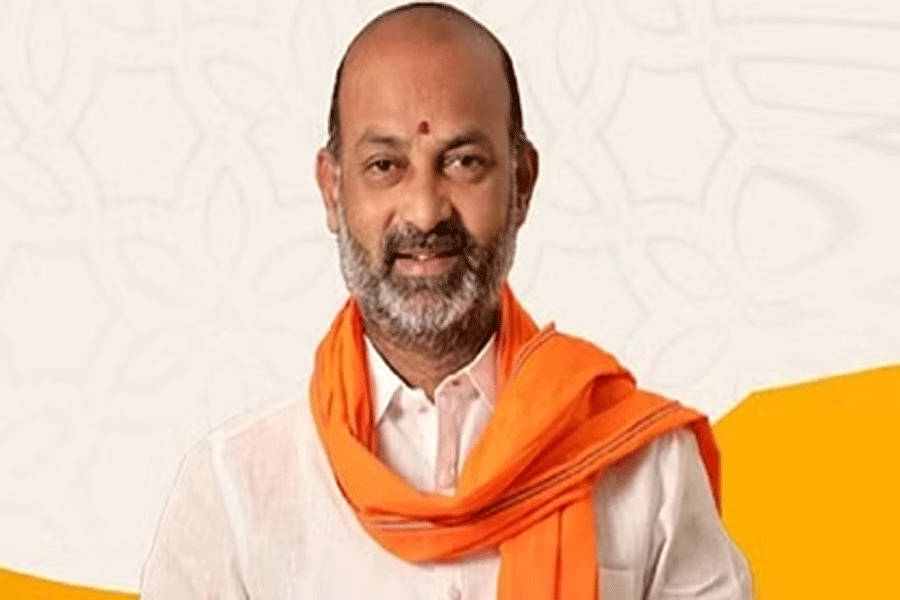 Telangana BJP chief Bandi Sanjay taken into police custody