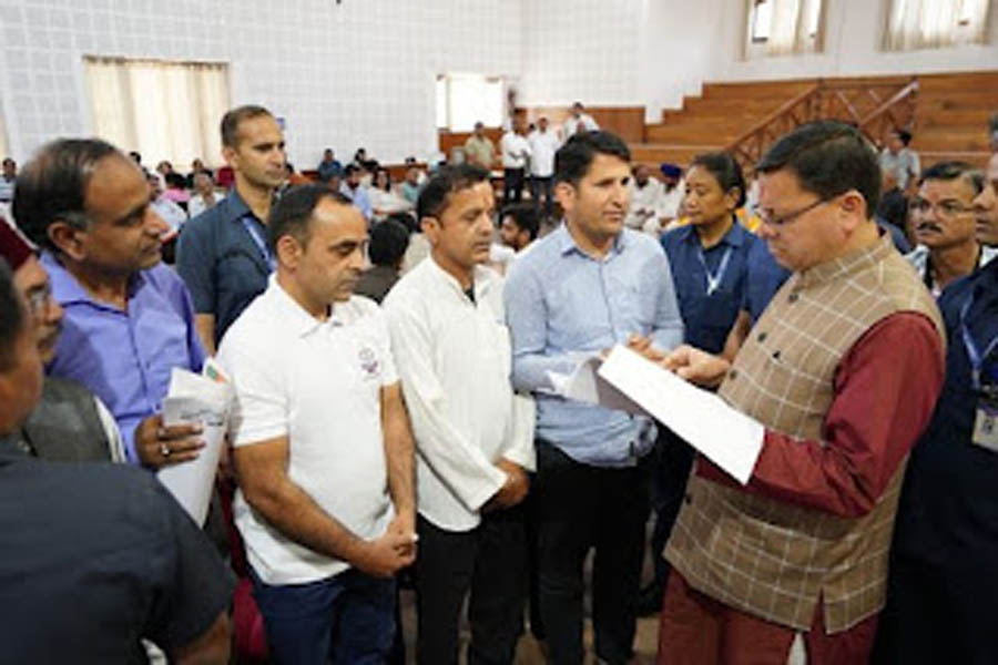 CM Dhami listened to the problems of the people coming from different areas, solved on the spot