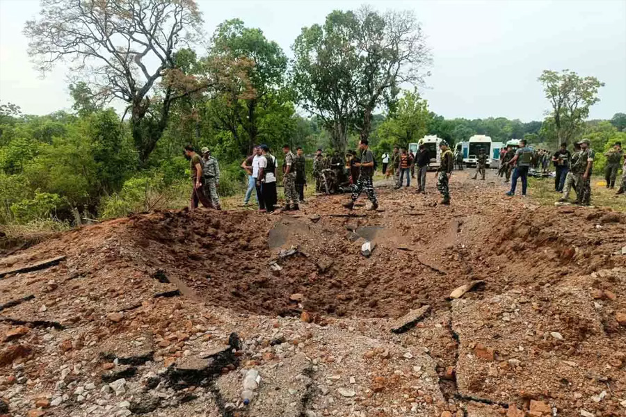 Video of Dantewada Naxalite attack, crater after blast