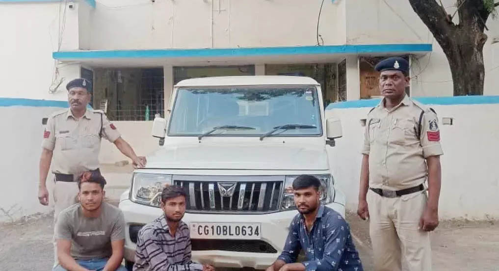 Asked for eggs on loan, when not received, 3 people carried out the kidnapping incident