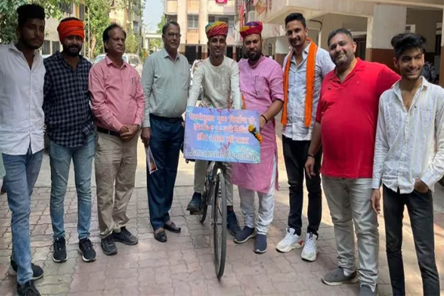 Surat: Youth begins cycle tour of Chardham and twelve Jyotirlingas to rebuild Ram Setu