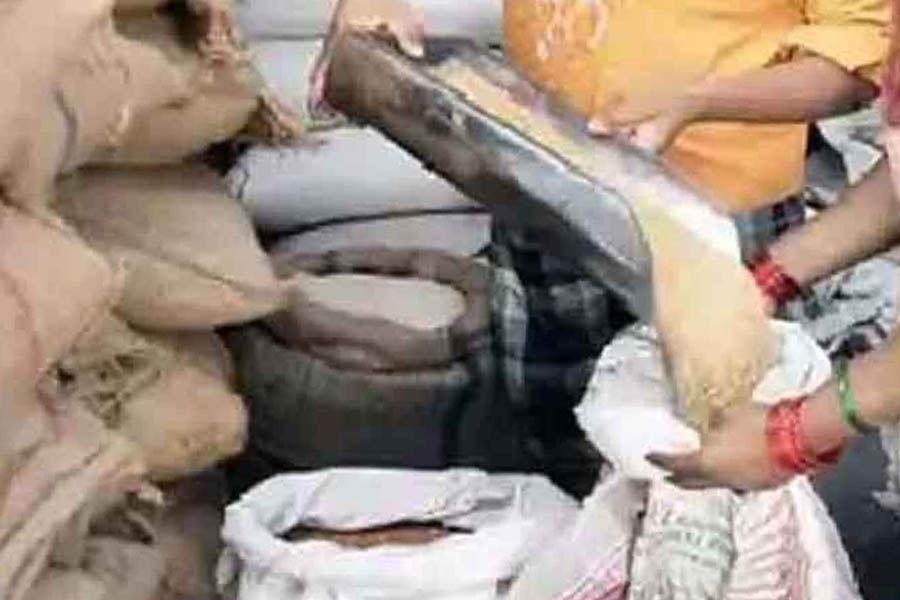 Server missing from ration depots; Consumers had to be troubled throughout the day, demanding other options
