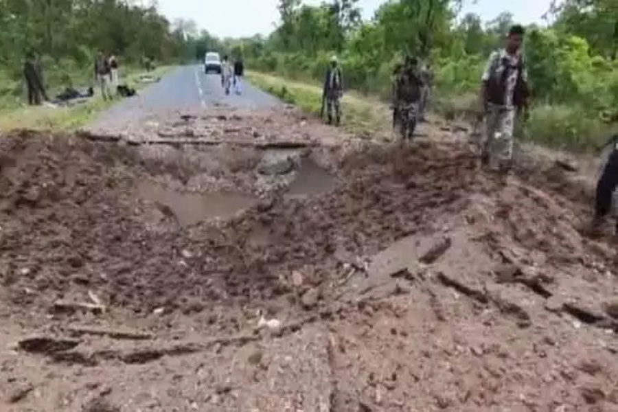 Video of IED blast site, 10 jawans martyred in Dantewada