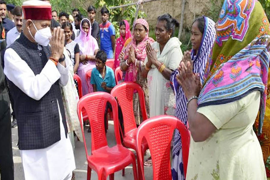 Shimla: The Governor visited the Leprosy Ashram in Kotlan Khurd