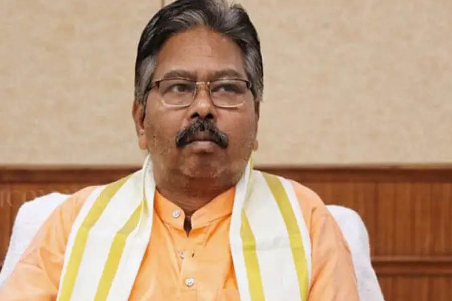 Union Minister Bisheshwar Tudu said – officers appointed through UPSC are ‘dacoits’