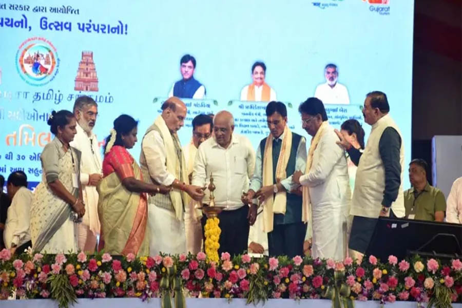 Under the guidance and leadership of the Prime Minister, unprecedented work is being done in the field of cultural renaissance of the country: Defense Minister Rajnath Singh