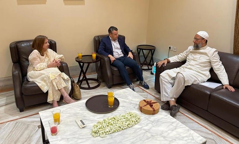 Hyderabad: Asaduddin Owaisi hosts iftar for US Consul General, Senator Todd Young