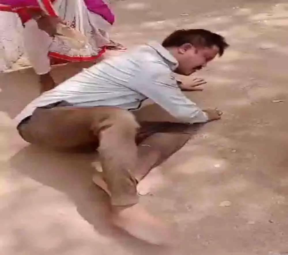 Molesting a minor by entering the house, the residents brutally beat her