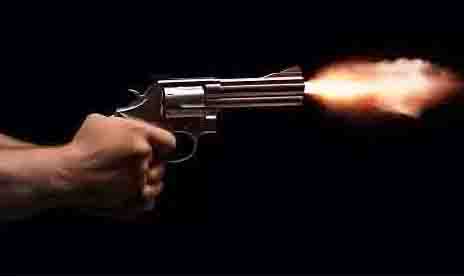 Criminals shot a running youth, condition critical