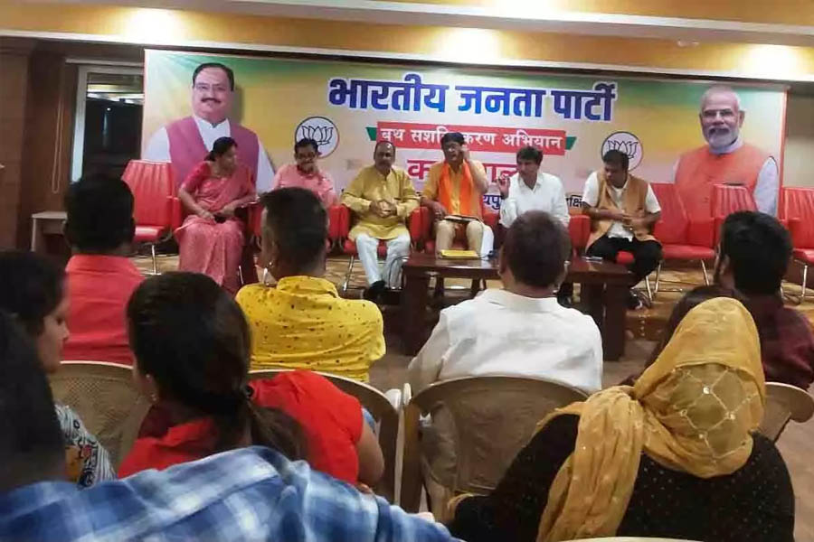 Booth empowerment campaign reviewed in BJP meeting