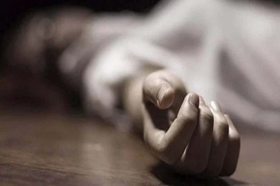 Carpenter falls to his death from 11th floor of building