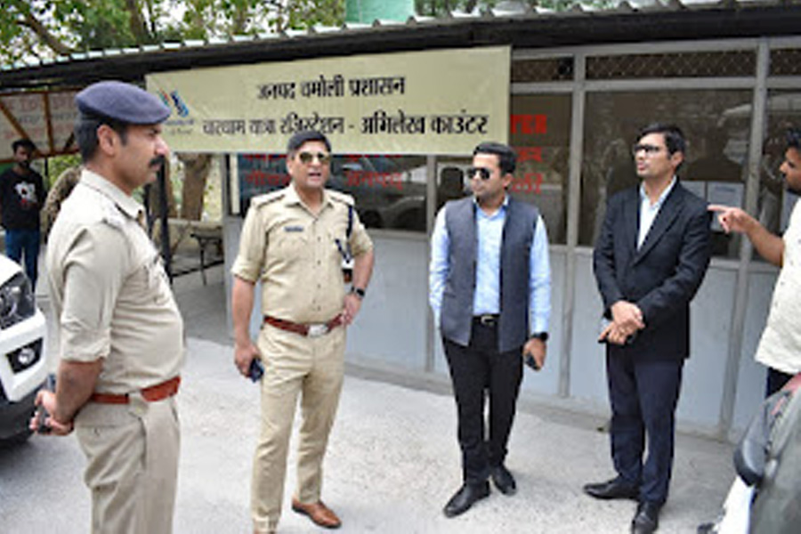 Chamoli: Terrestrial inspection of Chardham Yatra route done by DM and SP