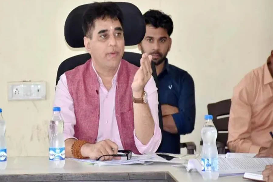 Surat: Area solution meeting was organized under the chairmanship of Minister of State for Education, Prafullabhai Pansheriya.