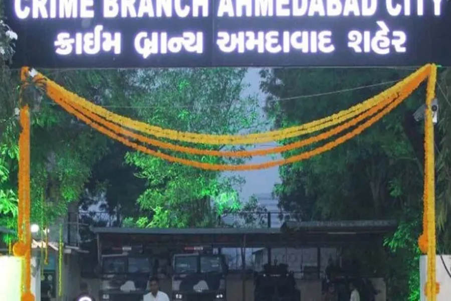 Ahmedabad: 6 accused caught doing business of stock market without license, 2 absconding