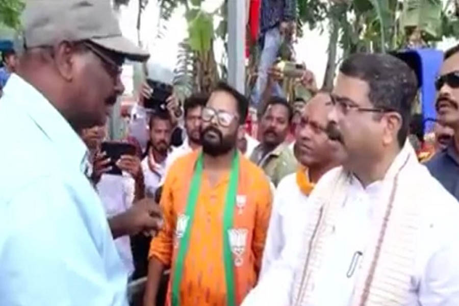 Dharmendra Pradhan warns, Andhra Pradesh cannot forcefully enter quota