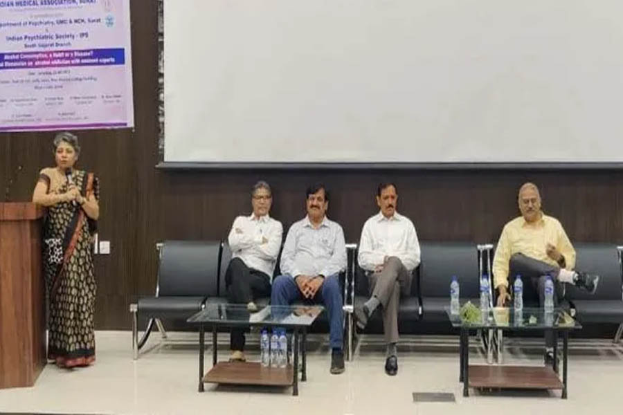 Surat: A drug de-addiction seminar was organized by the Department of Psychiatry at the Civil Hospital.