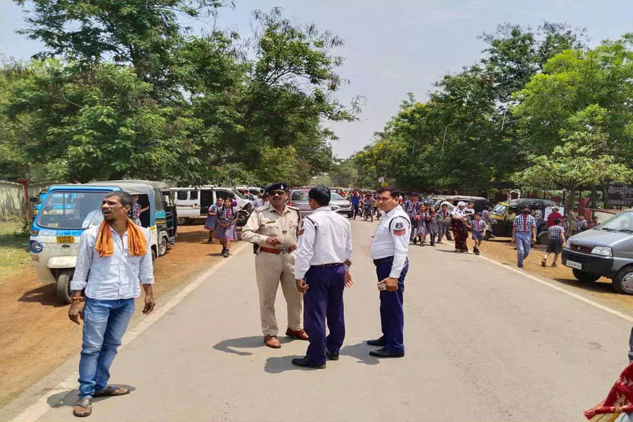 Police did special checking of school auto vehicles, cut challan