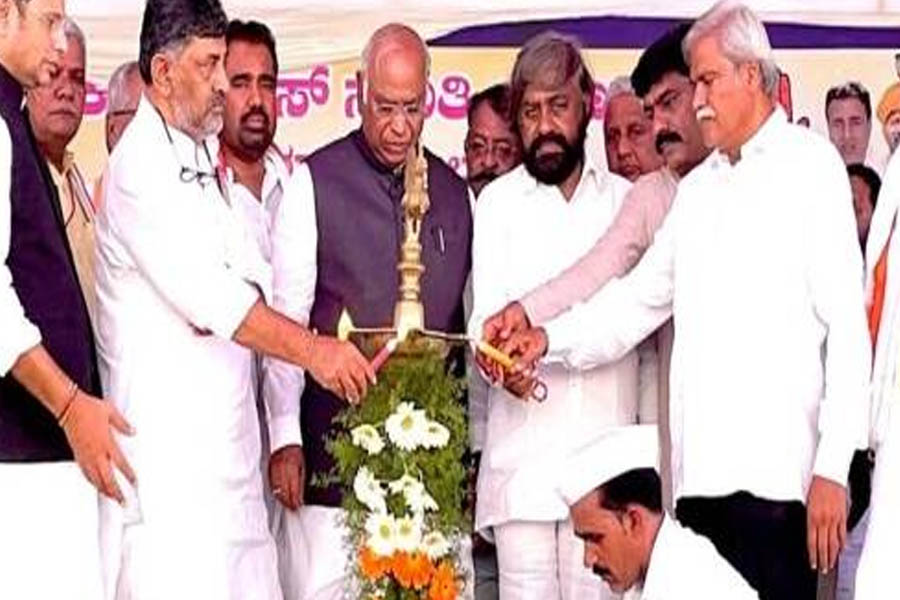 Major share of Karnataka election tickets allotted to Lingayats, Congress seems to be trying to edge over BJP