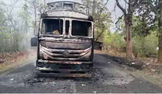 Naxalites set the truck on fire, created havoc this morning