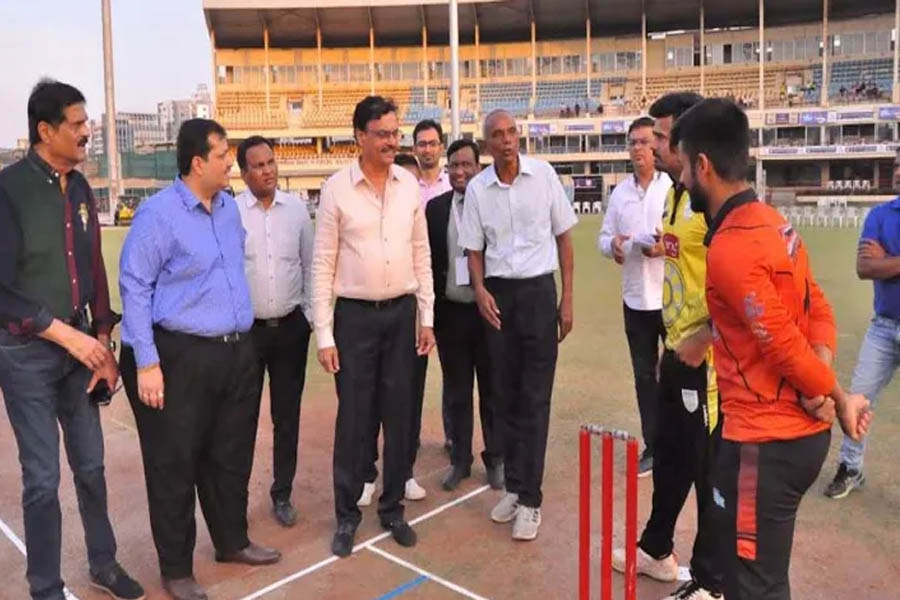 Dilip Vengsarkar was present in the prize distribution of the final match of Surat Cricket League-2023