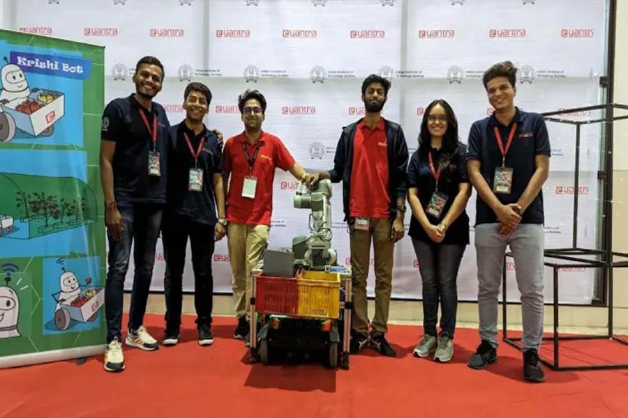 Surat: Adani engineering student wins national award in robotics